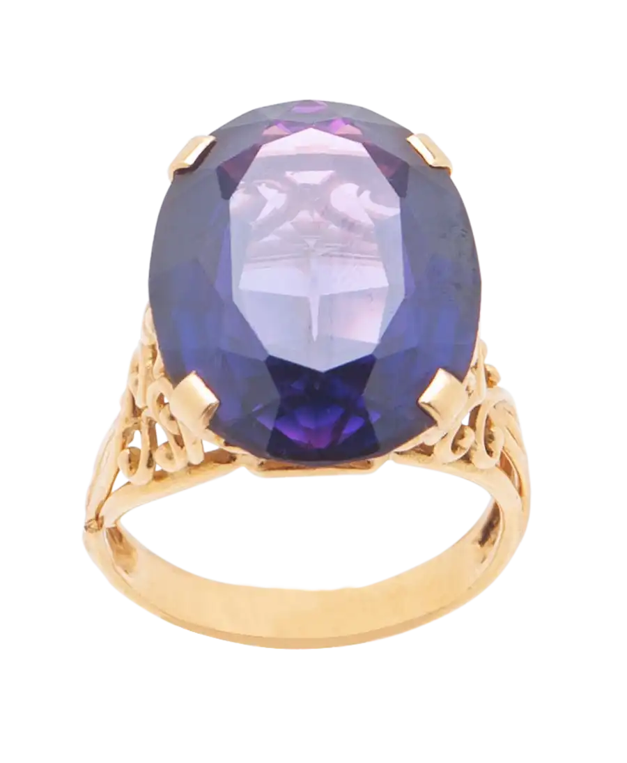 Cette bague AMÉTHYSTE MULTICOLORE est somptueuse et ravissante avec son améthyste centrale.