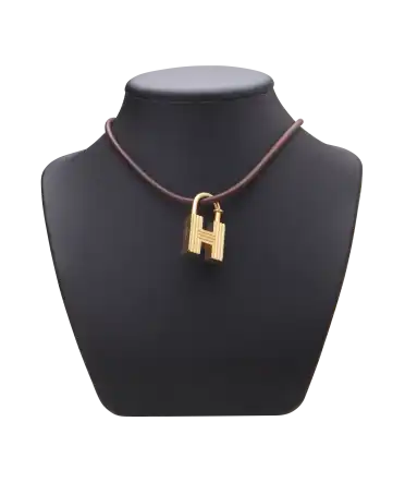 Collier H 2000 - marque Hermès - cadenas en or jaune - fermoir à crochet en or jaune