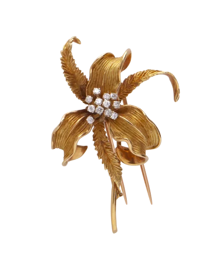 Broche Florale avec des Diamants rond brillant étincelants. Disponible chez VIRTU LUXURY.