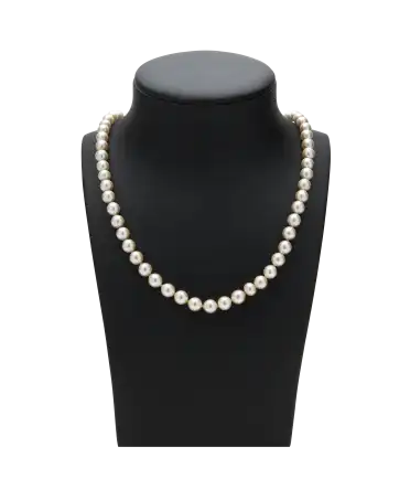 Collier CRÈMES EN CHUTE avec un fermoir en Or blanc 18 Carats. Disponible chez VIRTU LUXURY.