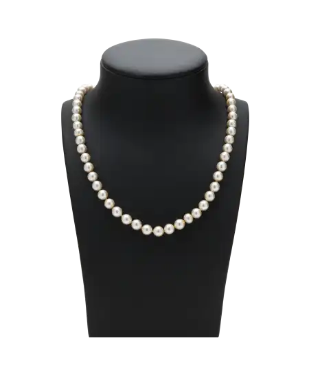 Collier CRÈMES EN CHUTE avec un fermoir en Or blanc 18 Carats. Disponible chez VIRTU LUXURY.