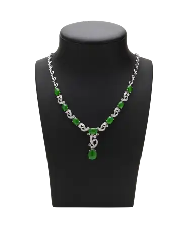 Collier MERVEILLE DE CHINE en Or blanc 18 Carats. Disponible chez VIRTU LUXURY.